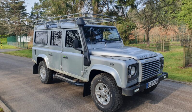 Land Rover Defender 110 XS full