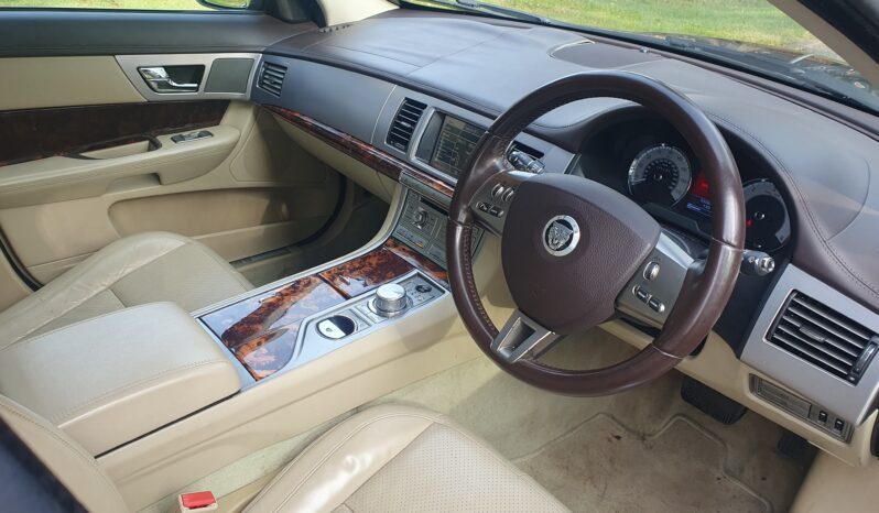 Jaguar XF 2.7 Premium Luxury full