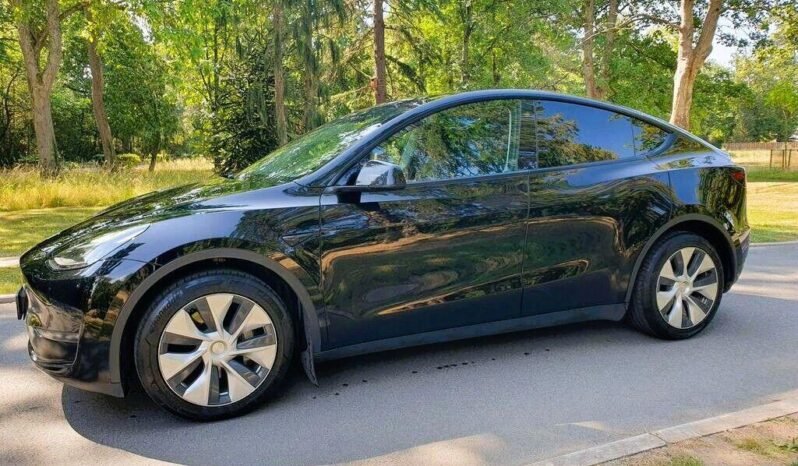 Tesla Model Y full