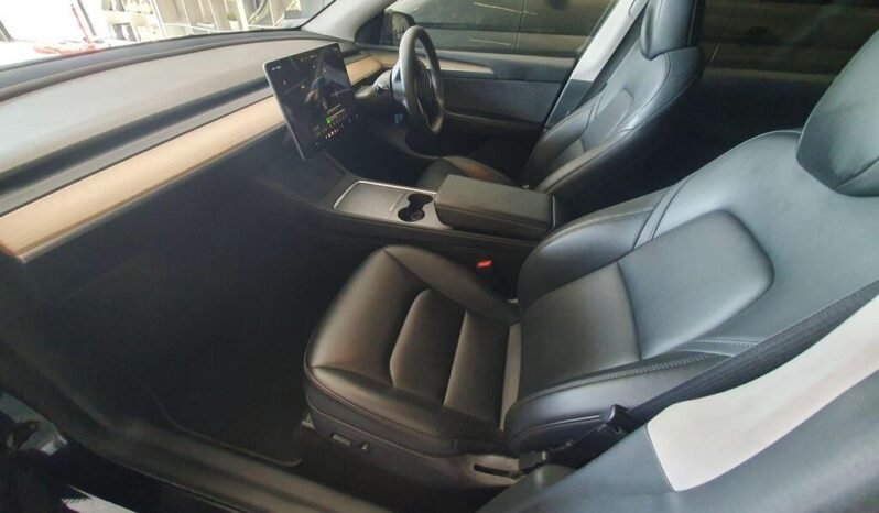 Tesla Model Y full